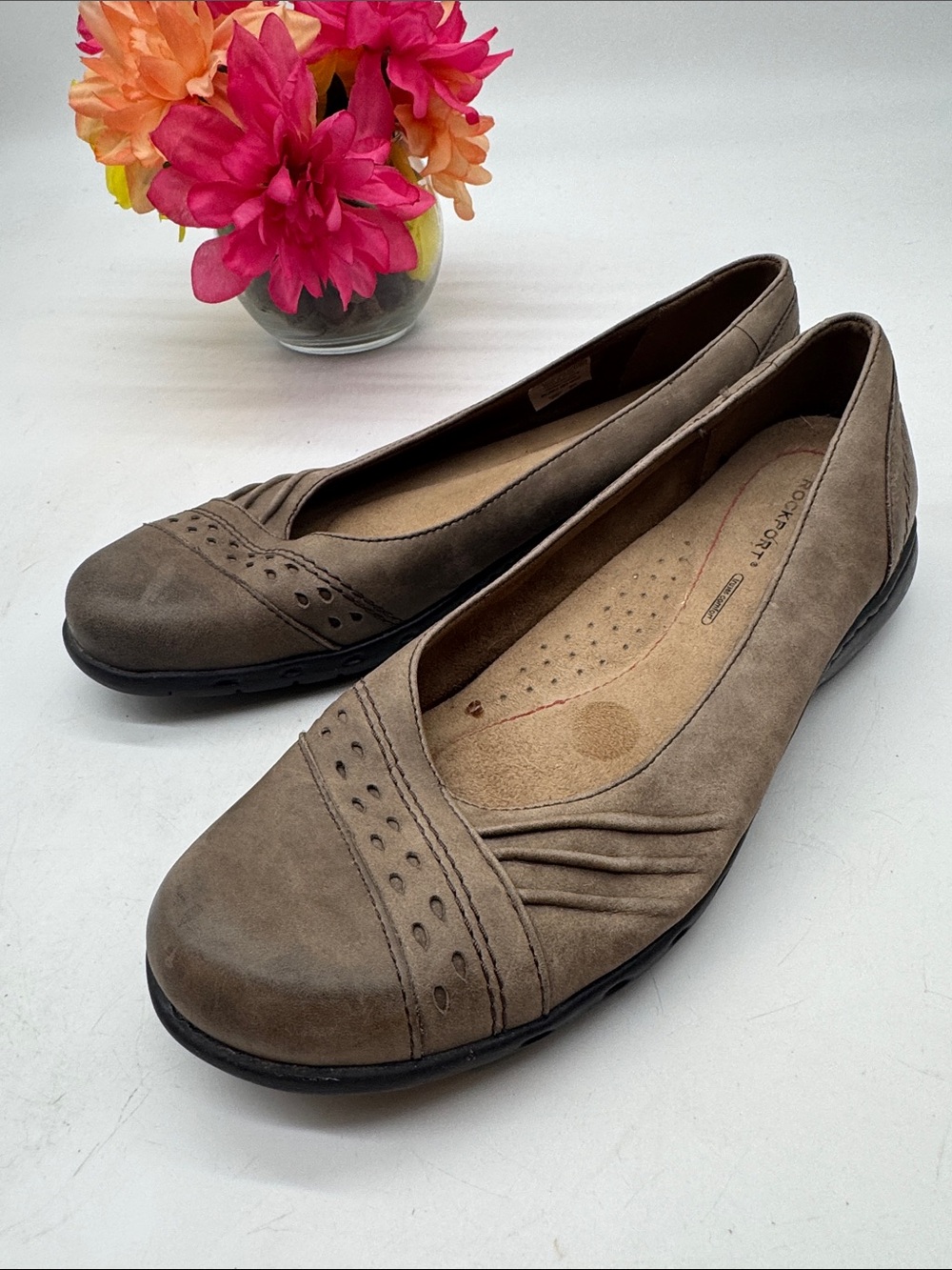 Taupe Leather Ballet Flats - Women's Slip-Ons Size 9 CM10082B